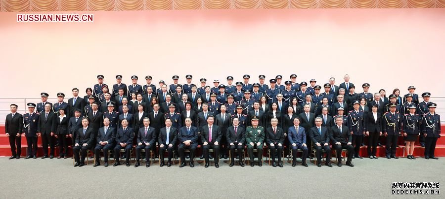 Си Цзиньпин призвал сотрудников дисциплинарных органов Аомэня отстаивать принцип "одна страна, две системы"
